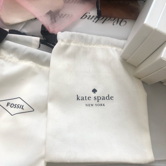 GIFT BAGS AND BOXES - Picture 3 of 9